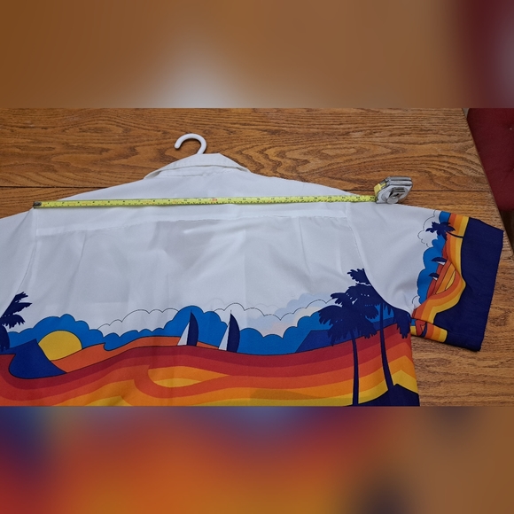 Vintage 1990's Shoreline Short Sleeve Hawaiian Shirt. - Picture 11 of 11